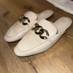 Cream Colored Faux Leather Mules w/ Chunky Gold Chain